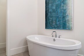 4 At Bloomington Country Club 3 Bedroom Apts by RedAwning