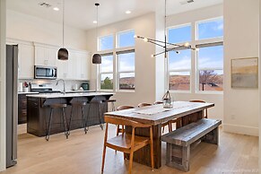 4 At Bloomington Country Club 3 Bedroom Apts by RedAwning