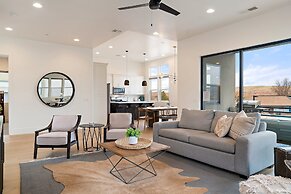 4 At Bloomington Country Club 3 Bedroom Apts by RedAwning