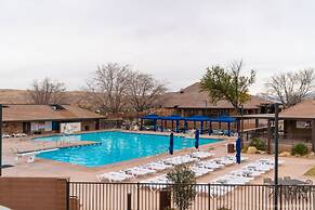 4 At Bloomington Country Club 3 Bedroom Apts by RedAwning