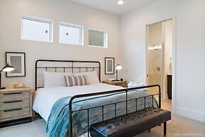 4 At Bloomington Country Club 3 Bedroom Apts by RedAwning