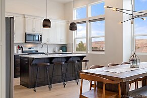 4 At Bloomington Country Club 3 Bedroom Apts by RedAwning