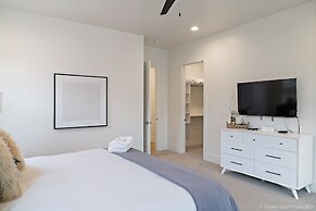 4 At Bloomington Country Club 3 Bedroom Apts by RedAwning