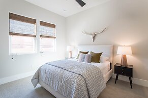 1 At Bloomington Country Club 3 Bedroom Apts by RedAwning