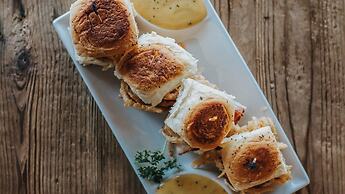 7 At Bloomington Country Club 3 Bedroom Apts by Redawning