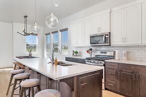 7 At Bloomington Country Club 3 Bedroom Apts by Redawning