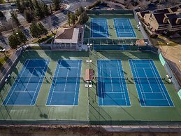 7 At Bloomington Country Club 3 Bedroom Apts by Redawning