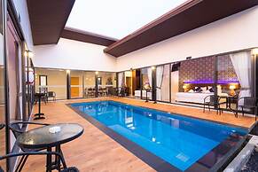 The Thames Pool Access Resort SHA+