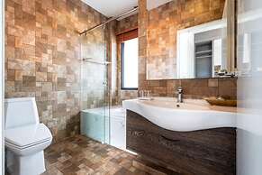 The Thames Pool Access Resort SHA+