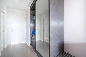 The Thames Pool Access Resort SHA+