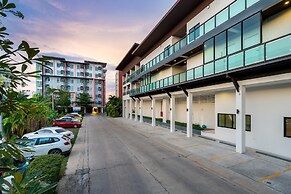 The Thames Pool Access Resort SHA+