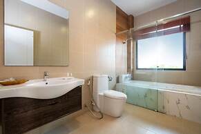 The Thames Pool Access Resort SHA+