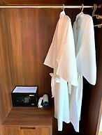 The Thames Pool Access Resort SHA+