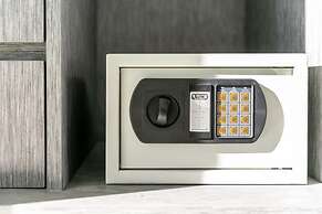 The Thames Pool Access Resort SHA+