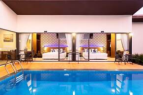 The Thames Pool Access Resort SHA+