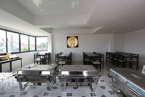 The Thames Pool Access Resort SHA+