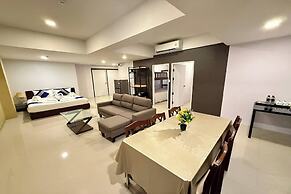 The Thames Pool Access Resort SHA+