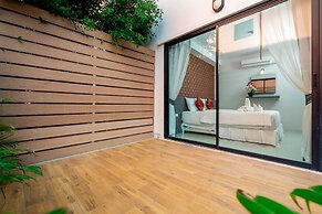 The Thames Pool Access Resort SHA+