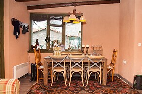 Utopia Mountain Chalet