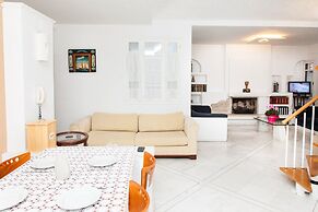 Apollon Stone Villa in Delphi