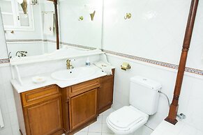 Apollon Stone Villa in Delphi