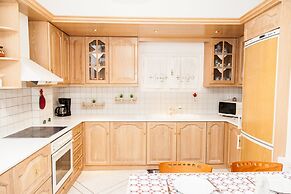 Apollon Stone Villa in Delphi