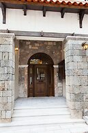 Apollon Stone Villa in Delphi