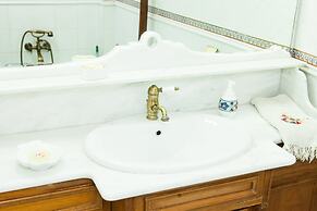 Apollon Stone Villa in Delphi