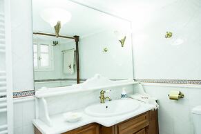 Apollon Stone Villa in Delphi