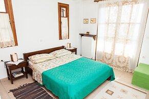 Arachova's Hilltop Delight Apartment