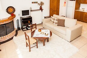 Arachova's Hilltop Delight Apartment