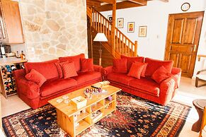 Hilltop Restful Maisonette in Arachova
