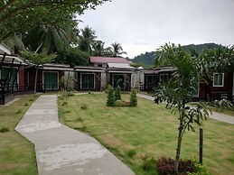 Phumiphat Resort  Koh Mook
