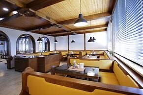 F Hotel