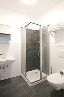 F Hotel 24h Check-In