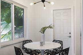 Alani Bay Premium Condos