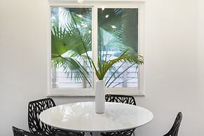 Alani Bay Premium Condos