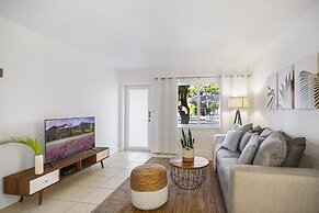 Alani Bay Premium Condos