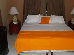 9 bed Villa Montego 10 Minute Walk to the Beach