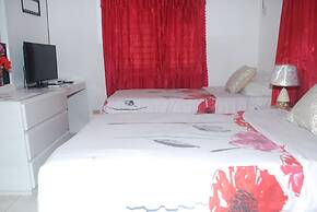 9 bed Villa Montego 10 Minute Walk to the Beach