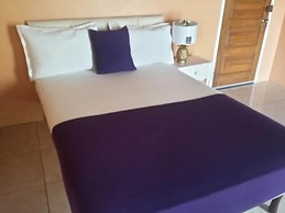 9 bed Villa Montego 10 Minute Walk to the Beach