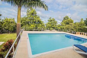 9 bed Villa Montego 10 Minute Walk to the Beach