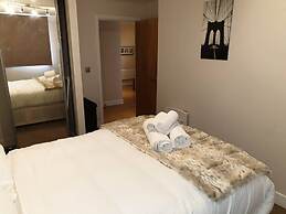 Birmingham Garnet, 3 Bedroom Apartment