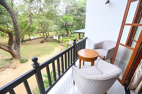 Grand Kalundawa - Dambulla's Hidden Secret