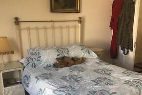 2 Bed House - Sleeps 6 - Garden, Pets, Parking