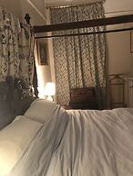 Cheltenham Cozy Retreat With 2 Bedrooms