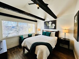 Bespoke Inn Flagstaff