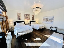 Bespoke Inn Flagstaff