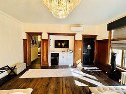 Bespoke Inn Flagstaff