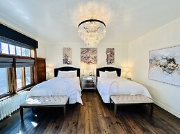 Bespoke Inn Flagstaff